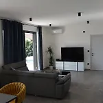 M&m فيلة Ližnjan