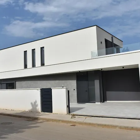 M&m Villa